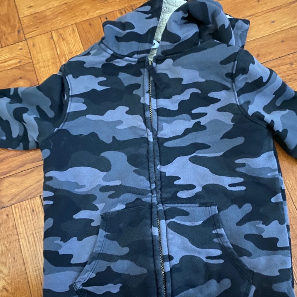 Land’s End- Boys Sz 8 Sherpa Lined Camo Hoodie